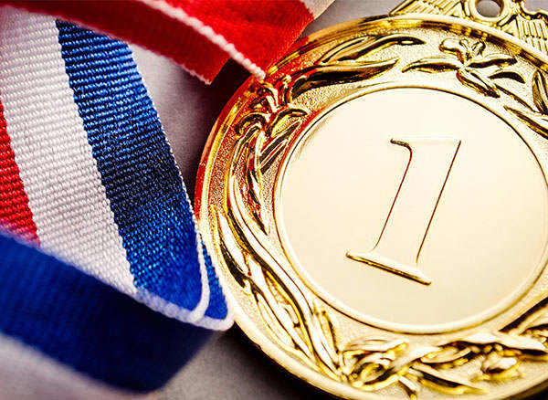 服务第一 客户为先